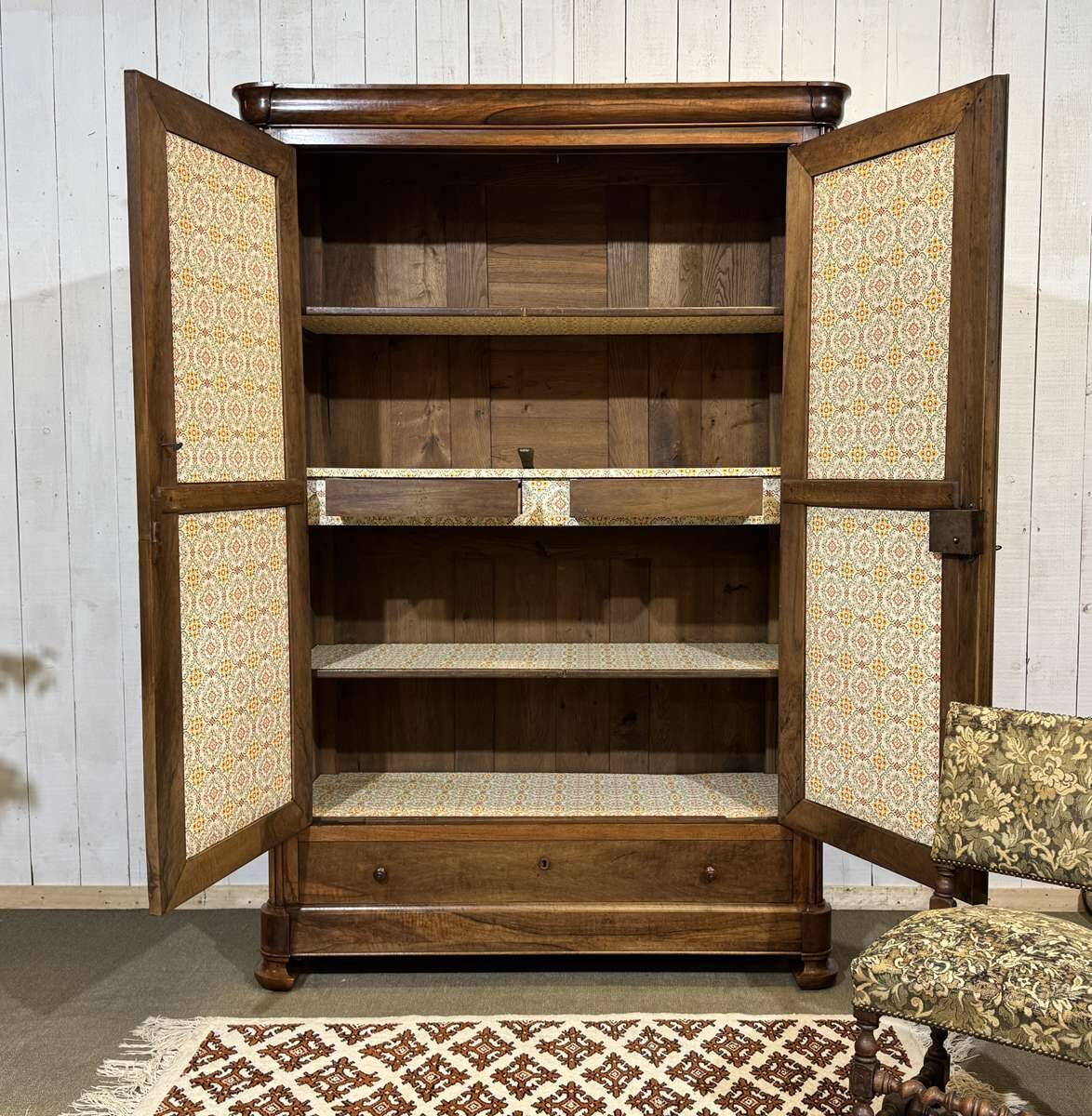Armoire en noyer 19ème