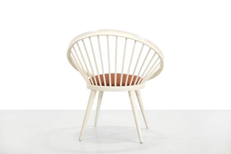 White Yngve Ekström Cirkle chair with leather cushion