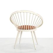 Chaise Cirkle blanche Yngve Ekström avec coussin en cuir