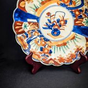Imari porcelain plate with Japanese-style floral decoration, late 19th century