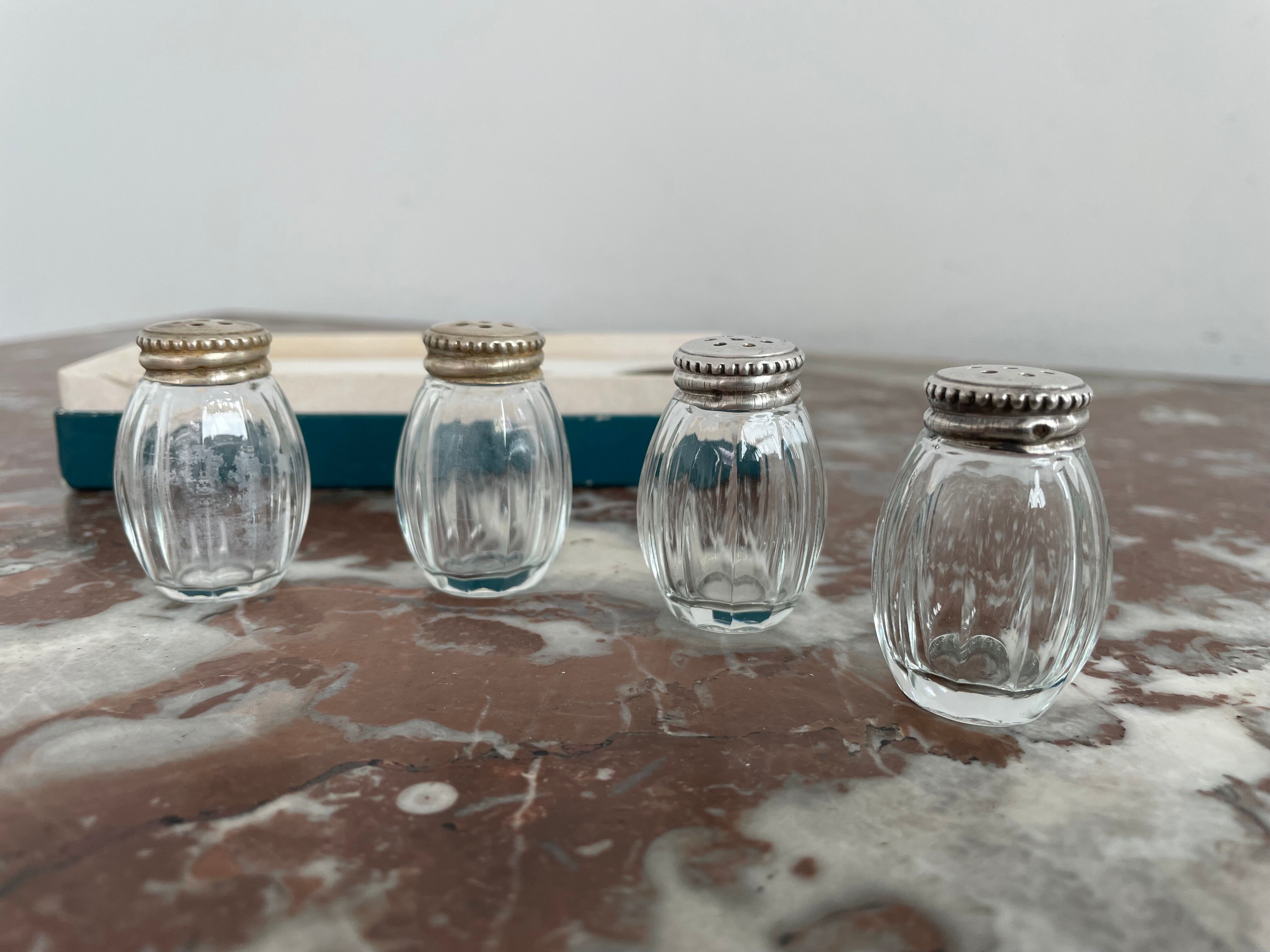 Set of 4 salerons, Christofle goldsmithery, solid silver, pressed molded glass