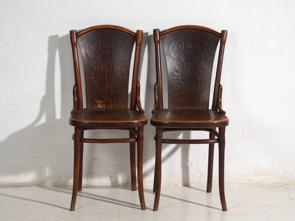 Set of 2 antique bentwood chairs by Thonet – Central Europe, circa 1900-1920