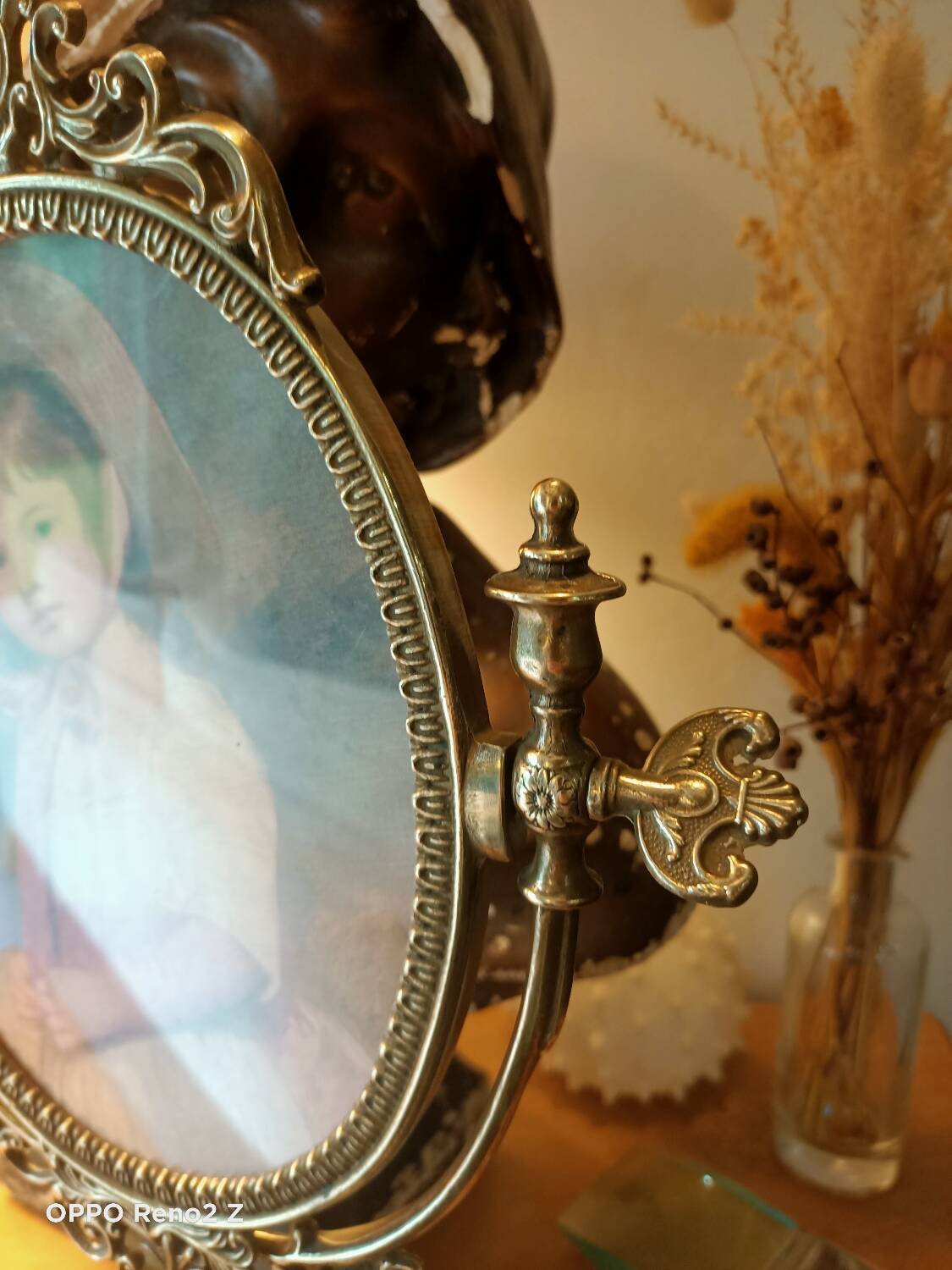 Adjustable photo frame