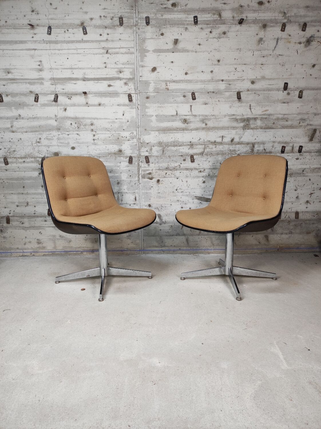 Paire de fauteuils Randall Buck