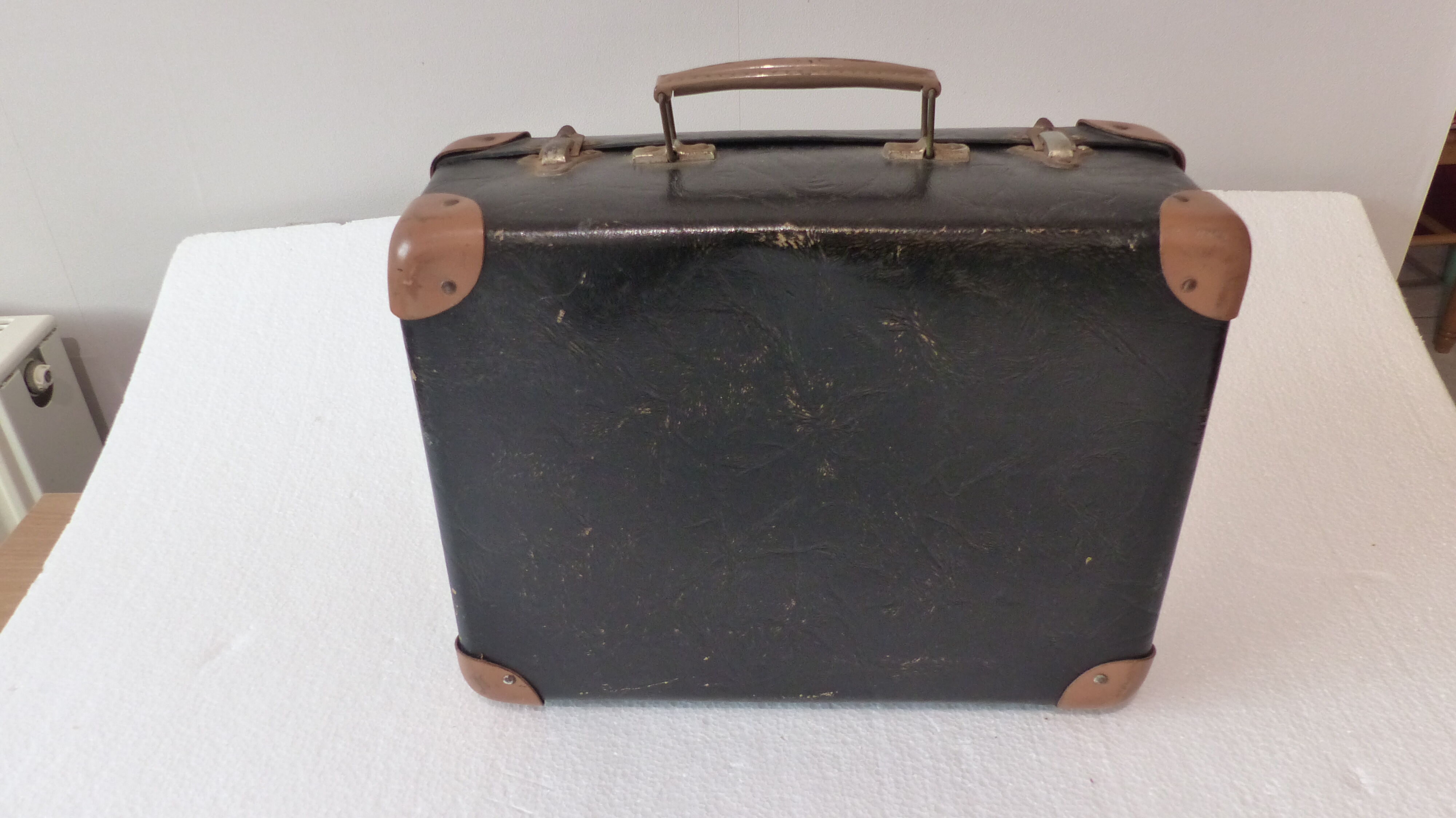 Picnic suitcase