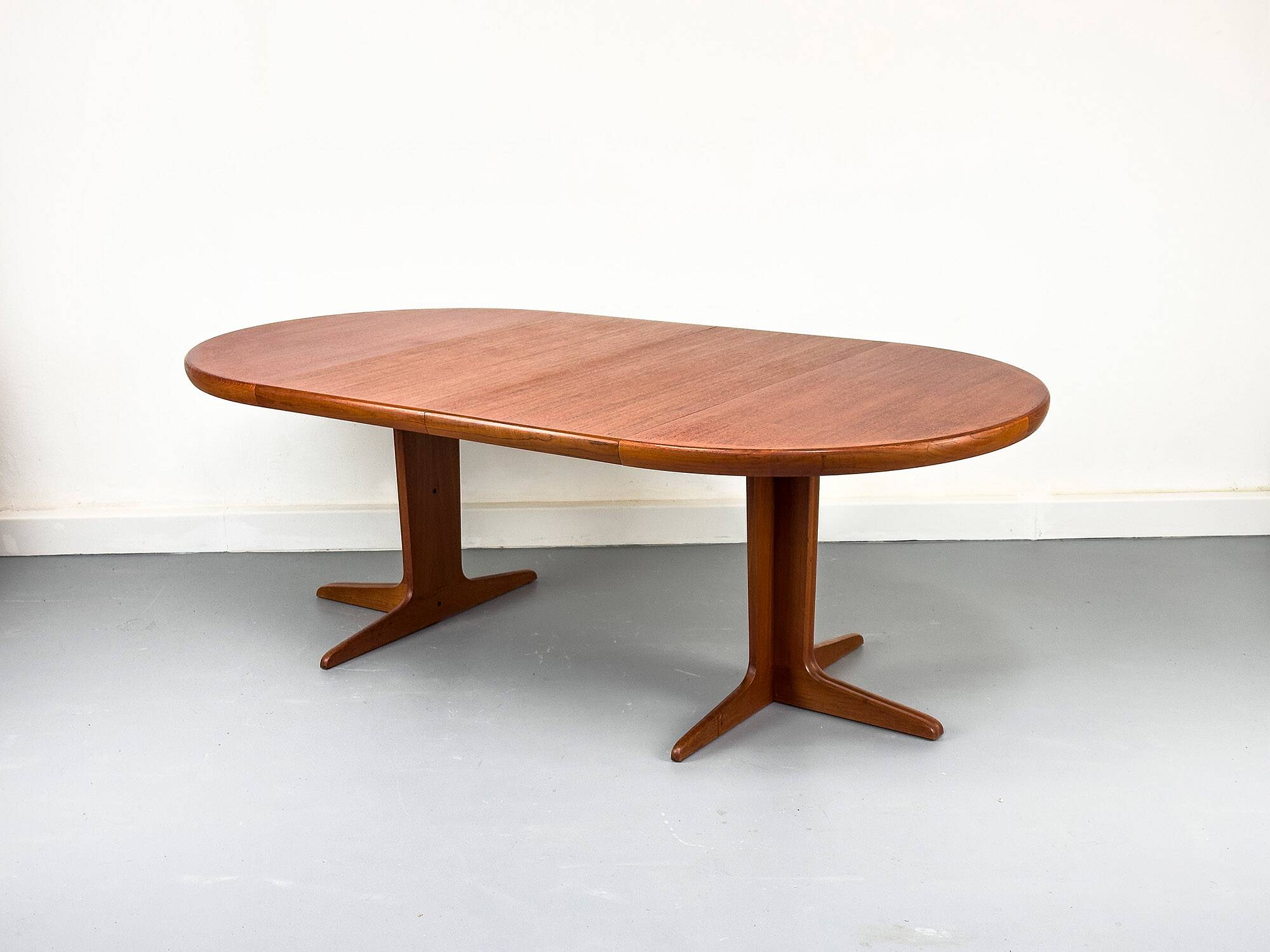Danish Round Extendable Dining Table in Teak, 1970s