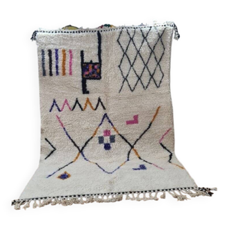 Tapis Marocain Beni Ouarain Coloré avec Motifs Abstraits Berbères – Tapis en Laine Tissé à la Main