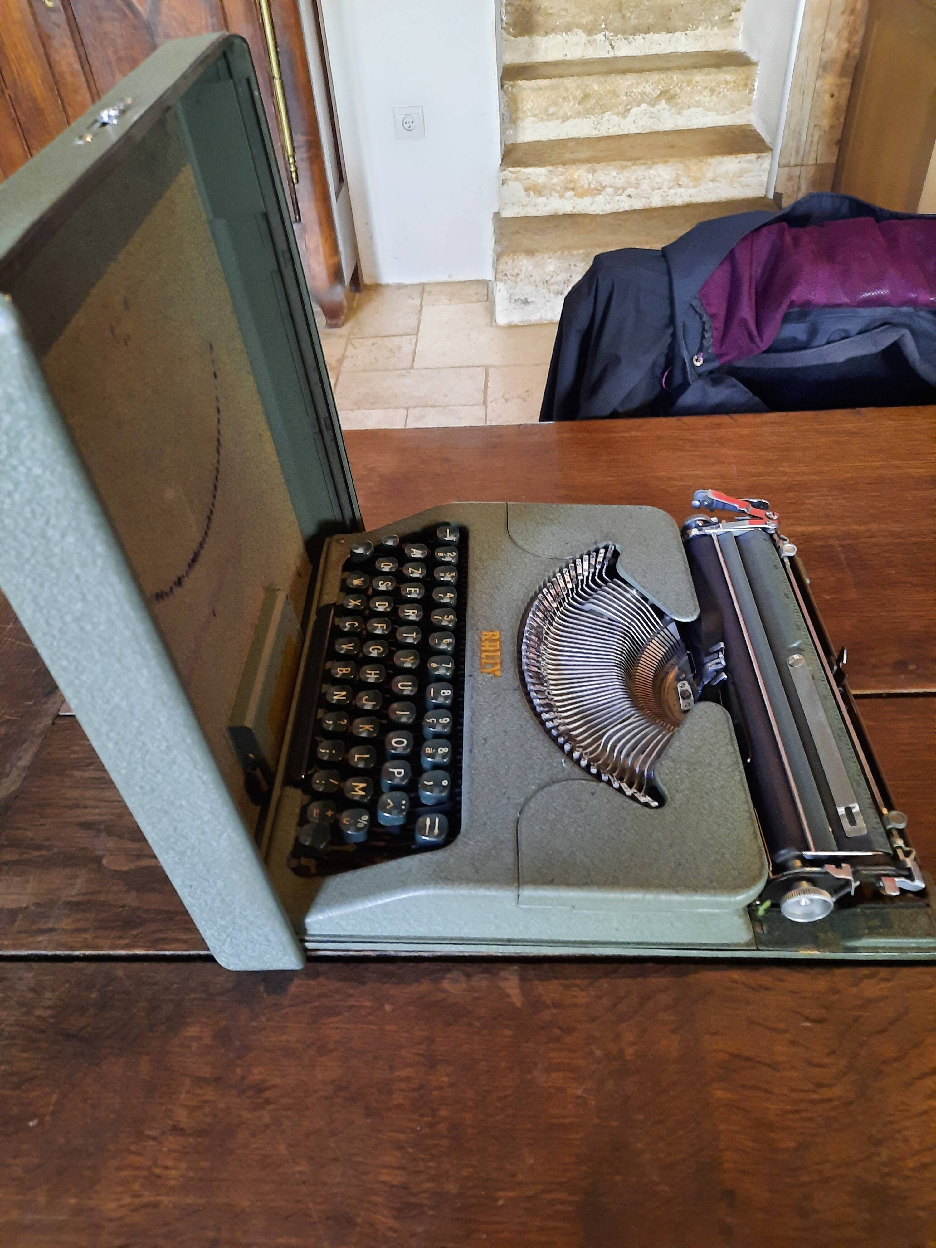 Rally typewriter