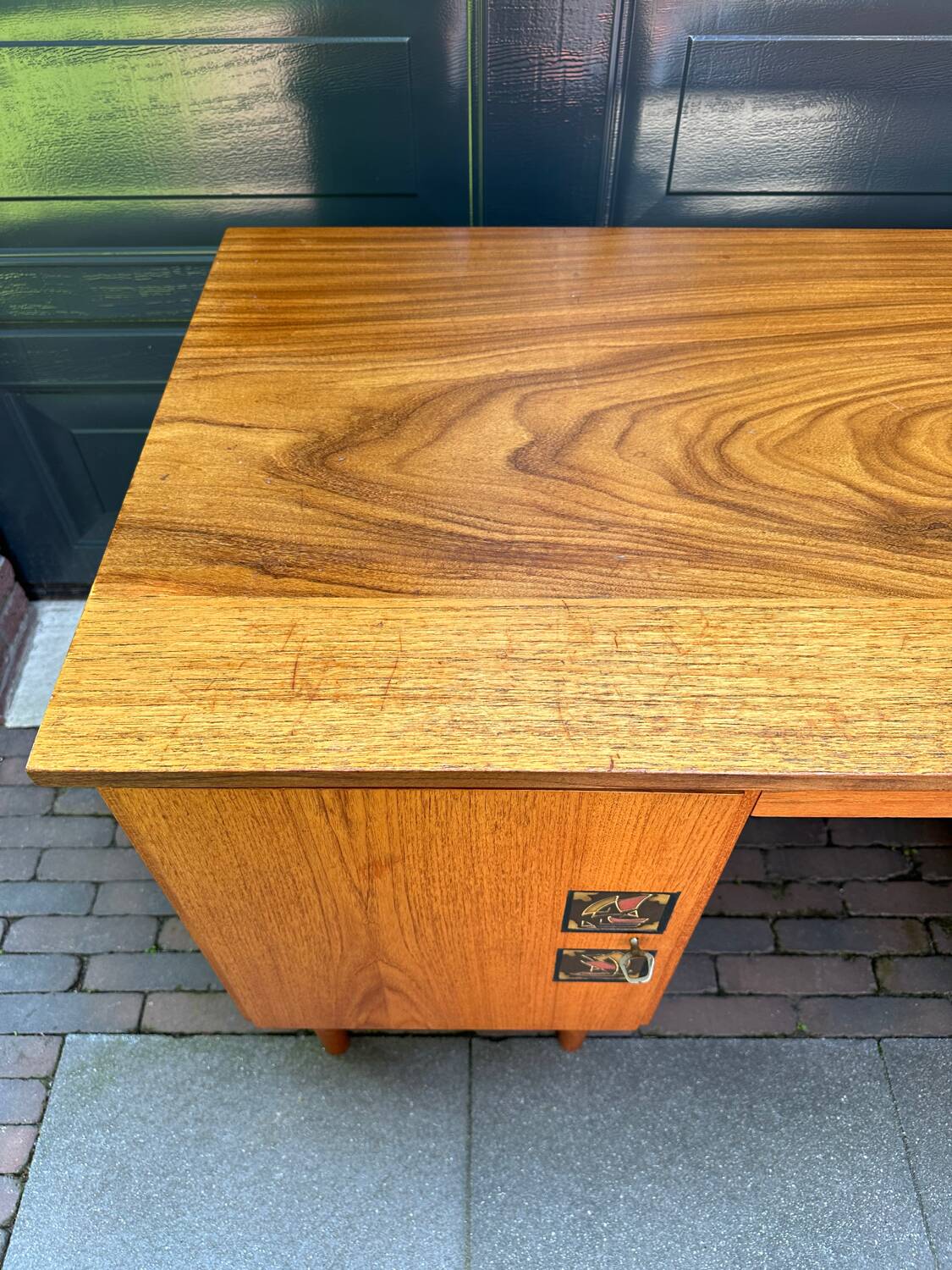 Louis van Teeffelen desk