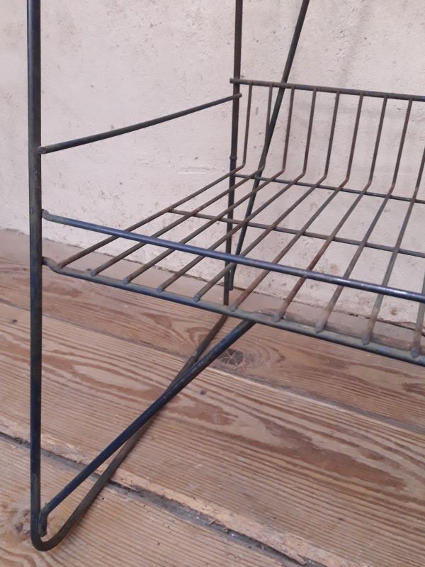 Display metal store shelves
