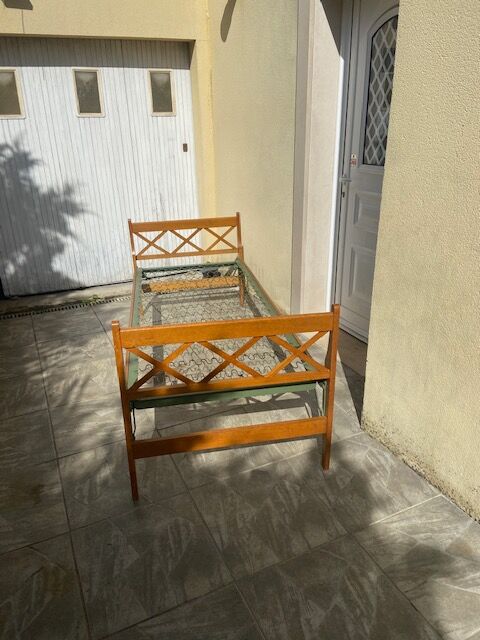 Single bed 1 person 70s