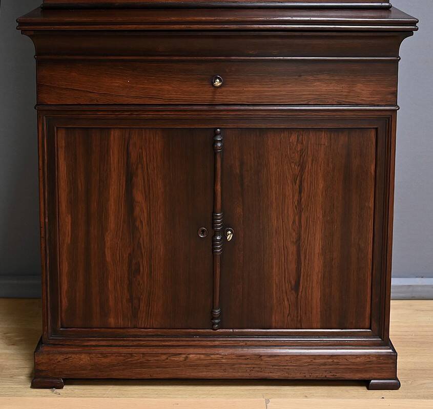 Small Rosewood Display Cabinet – Part 2 of the 19th Century
