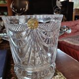 Crystal cooling bucket