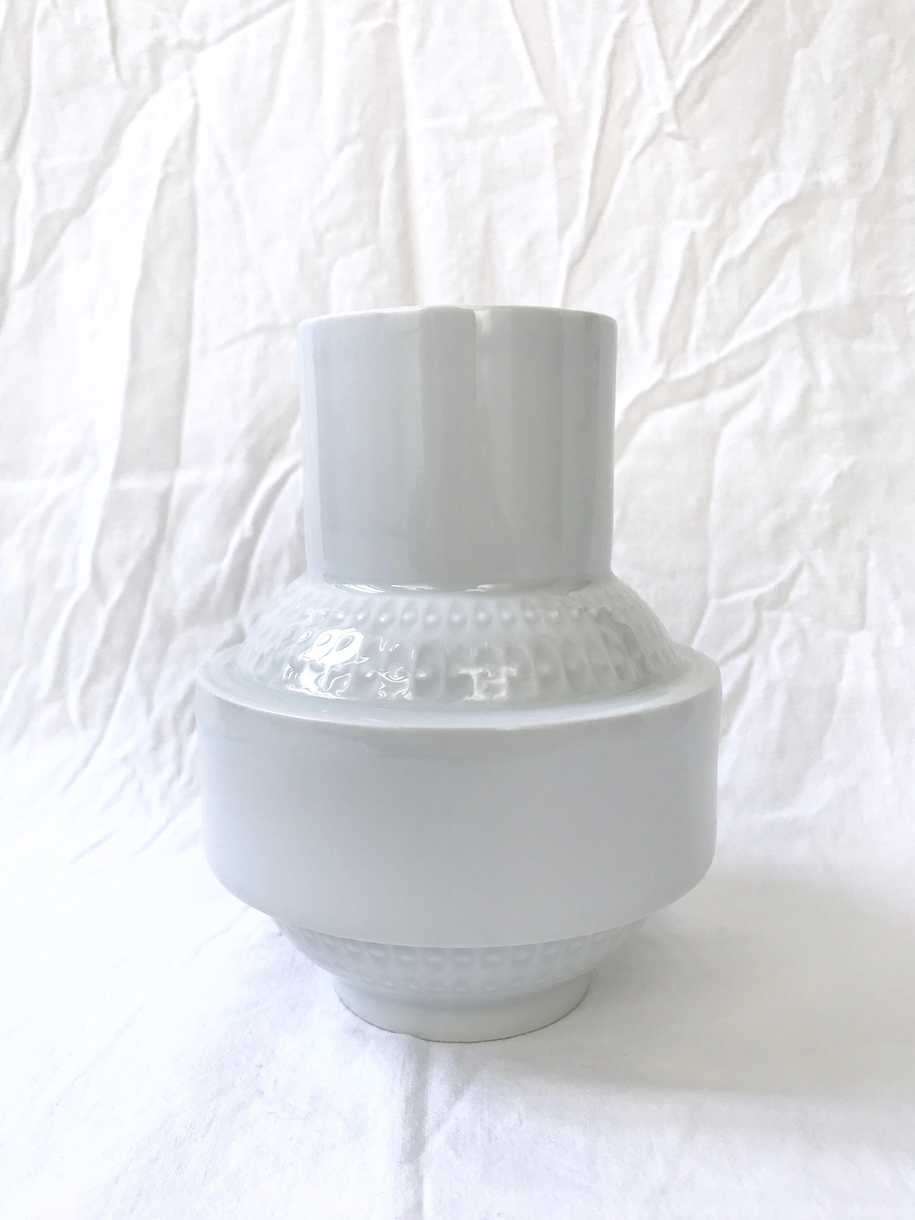Vase en porcelaine signé B&C Bernardaud Limoges