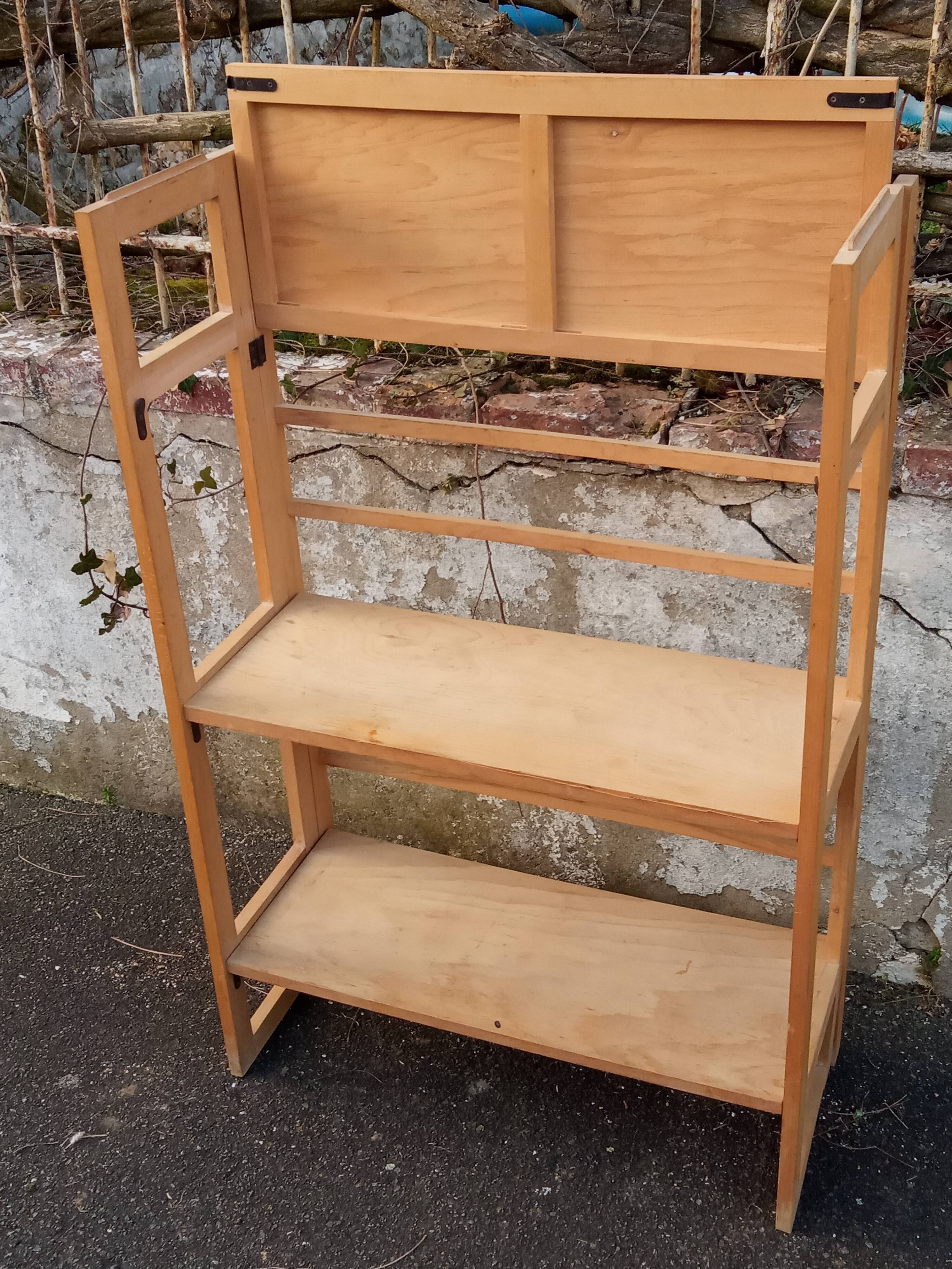 Folding bookseller's shelf