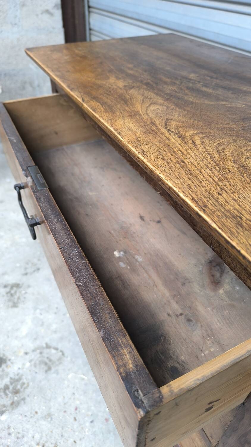 Rustic chest of drawers in solid oak 1950
