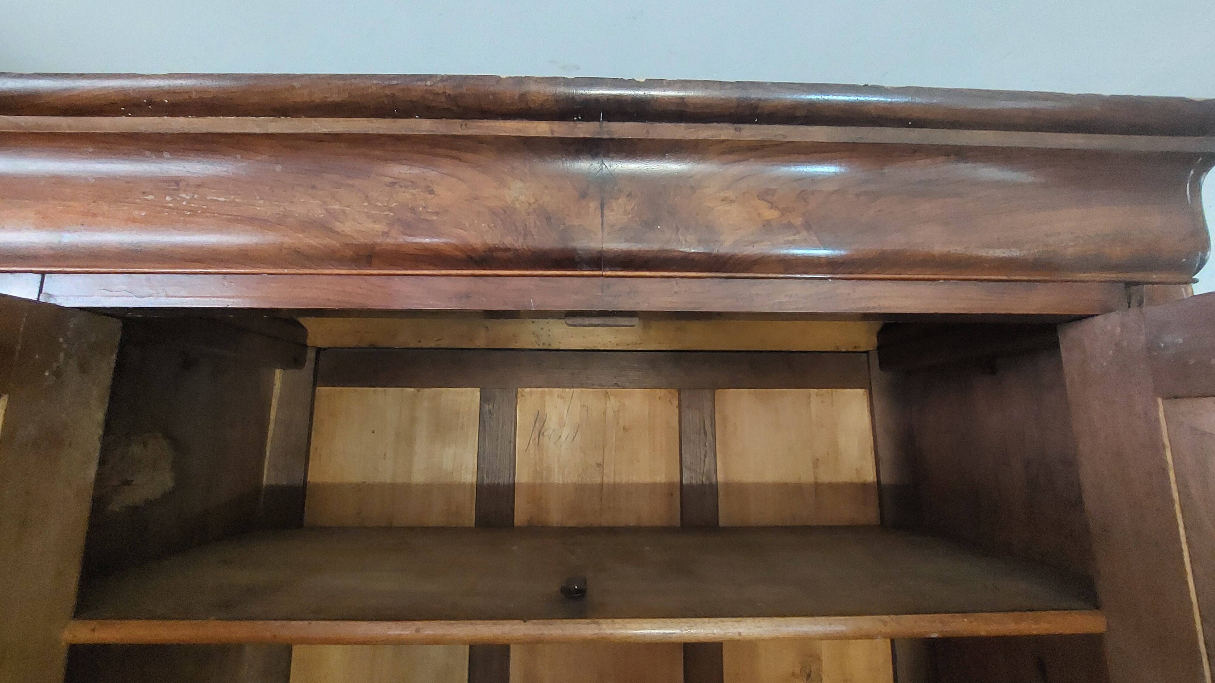 armoire ancienne en noyer