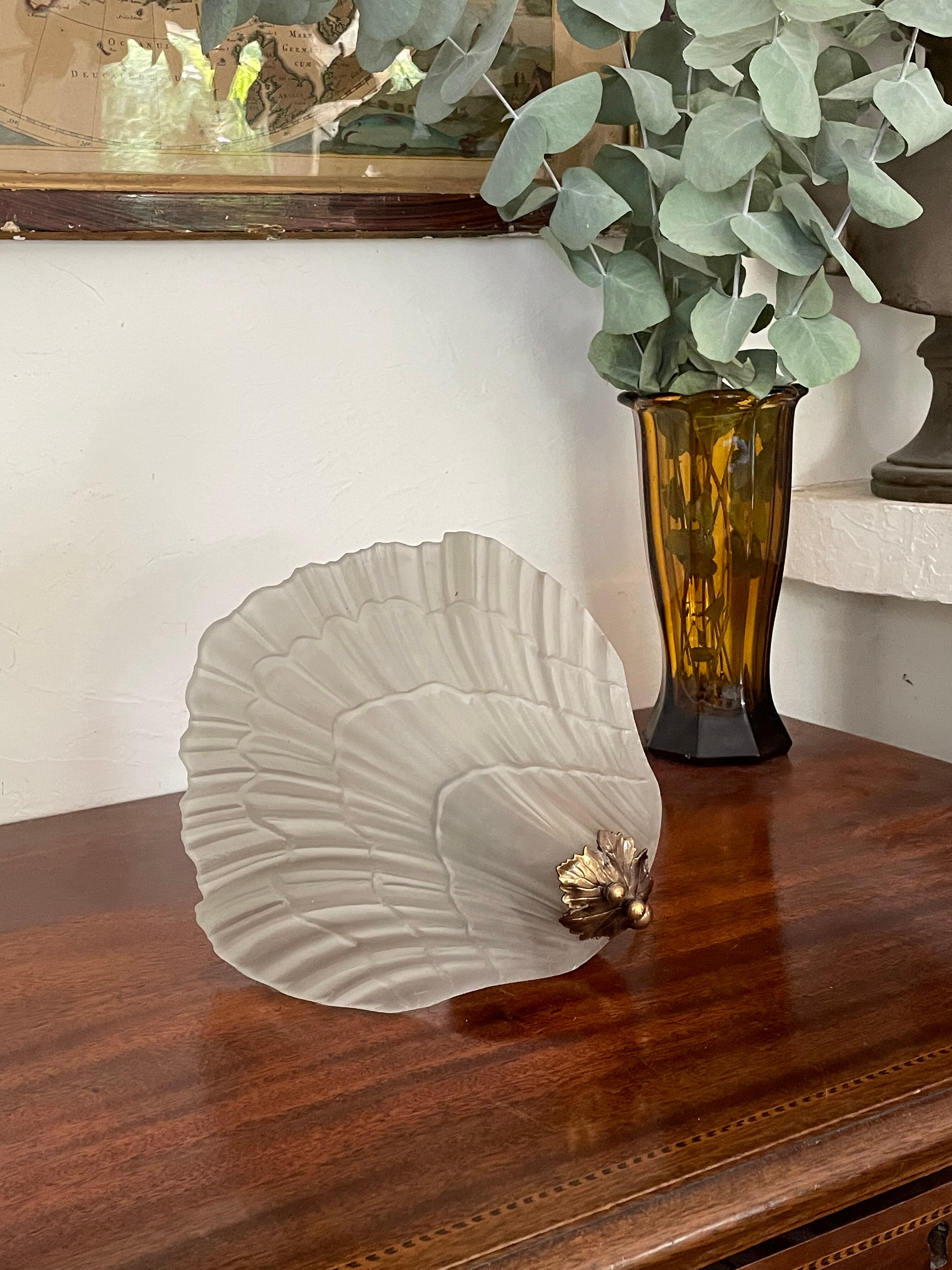 Art deco style shell wall lamp