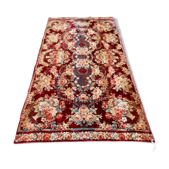 Floral carpet, moist, 128 by 240 cm