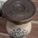 Set of 2 ceramic and metal flower pots