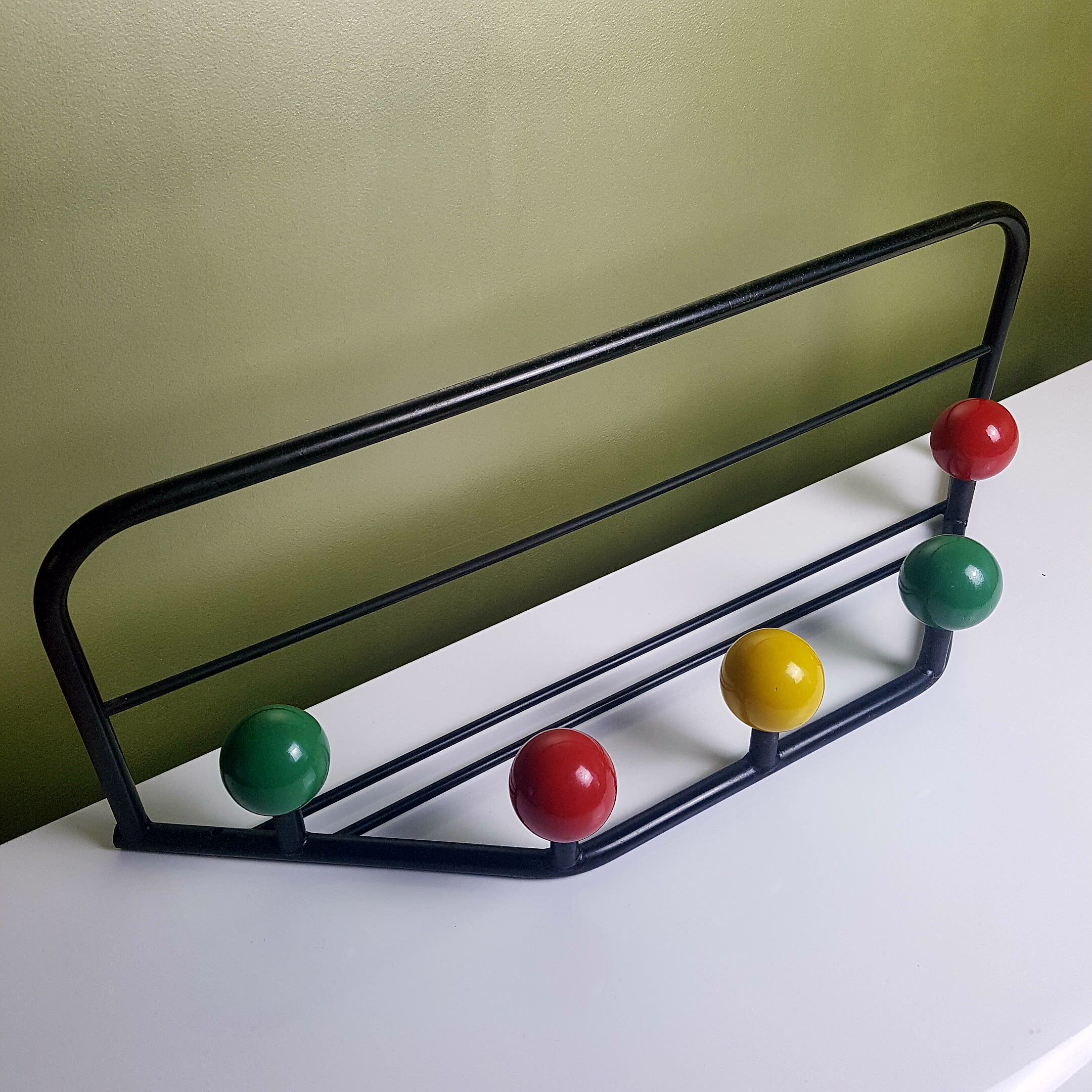 Cloakroom 5 coat hooks in colorful wood balls
