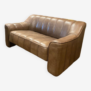 Vintage 2-seat leather sofa