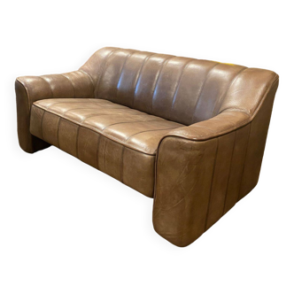 Vintage 2-seat leather sofa