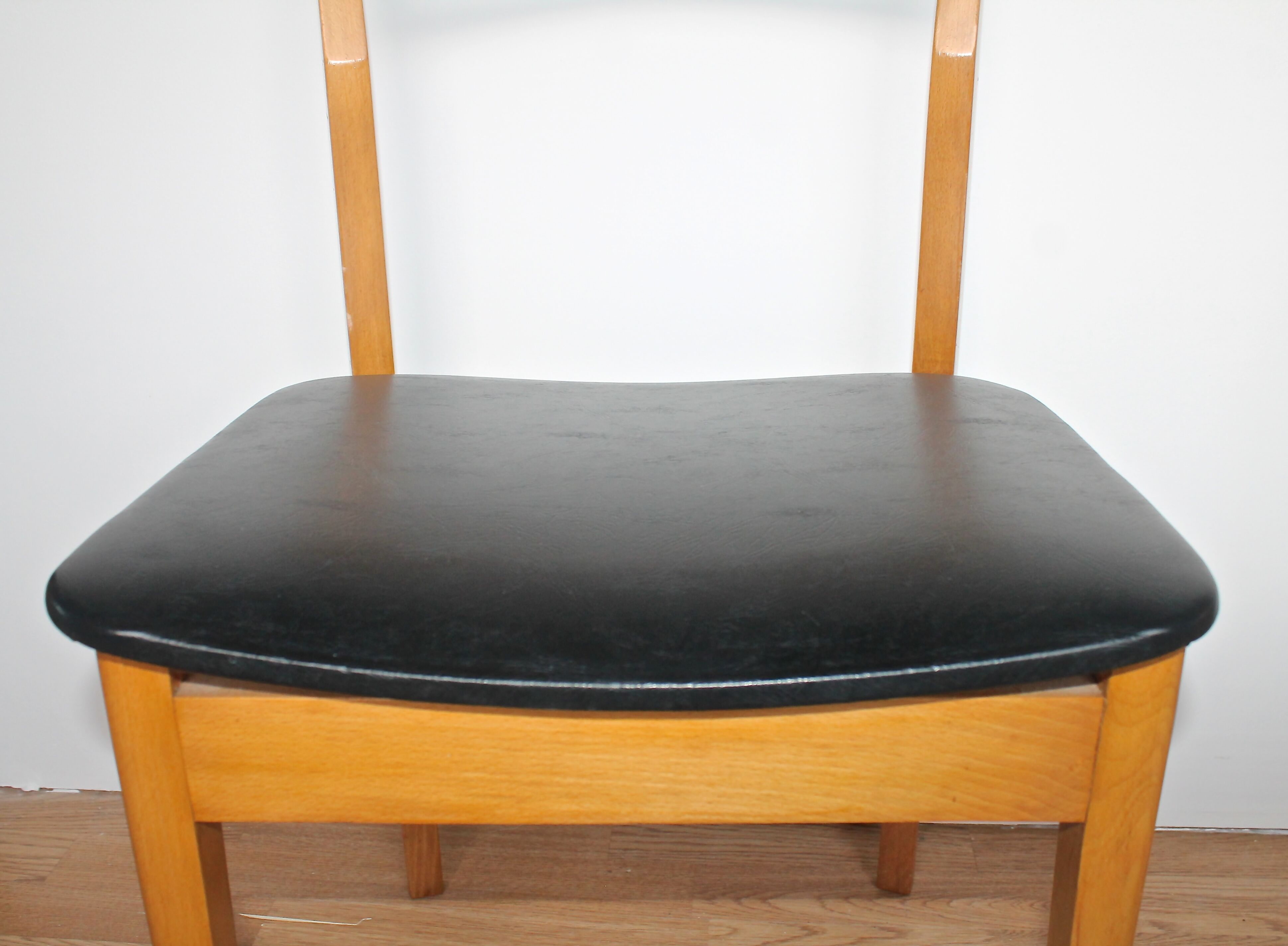 Set of 4 Scandinavian vintage chairs 70's