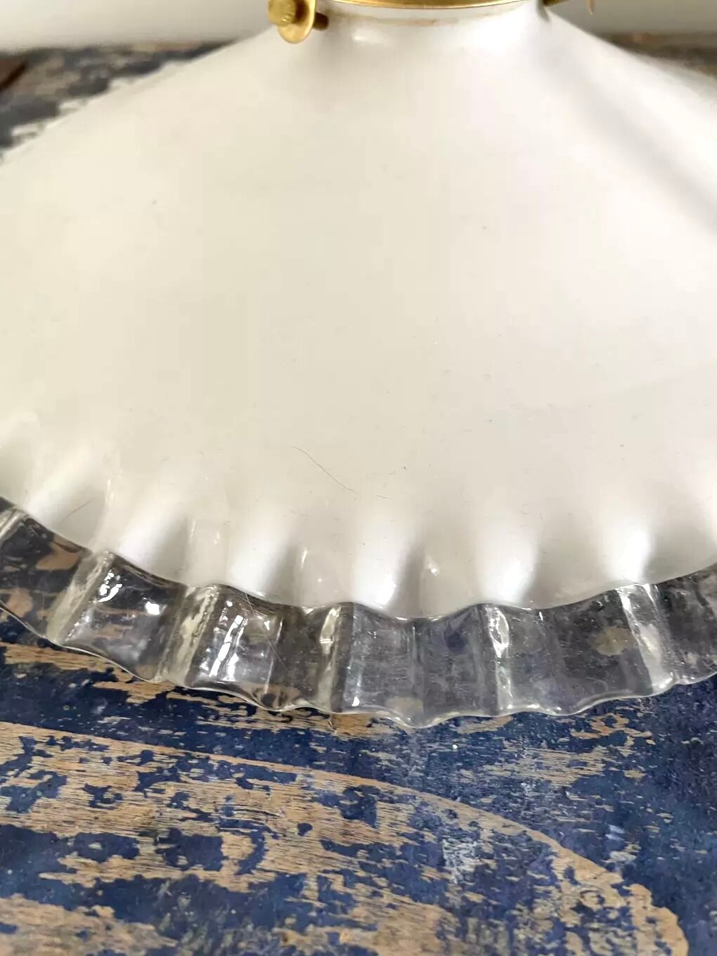 Set of two electrified white opaline suspensions with nine
