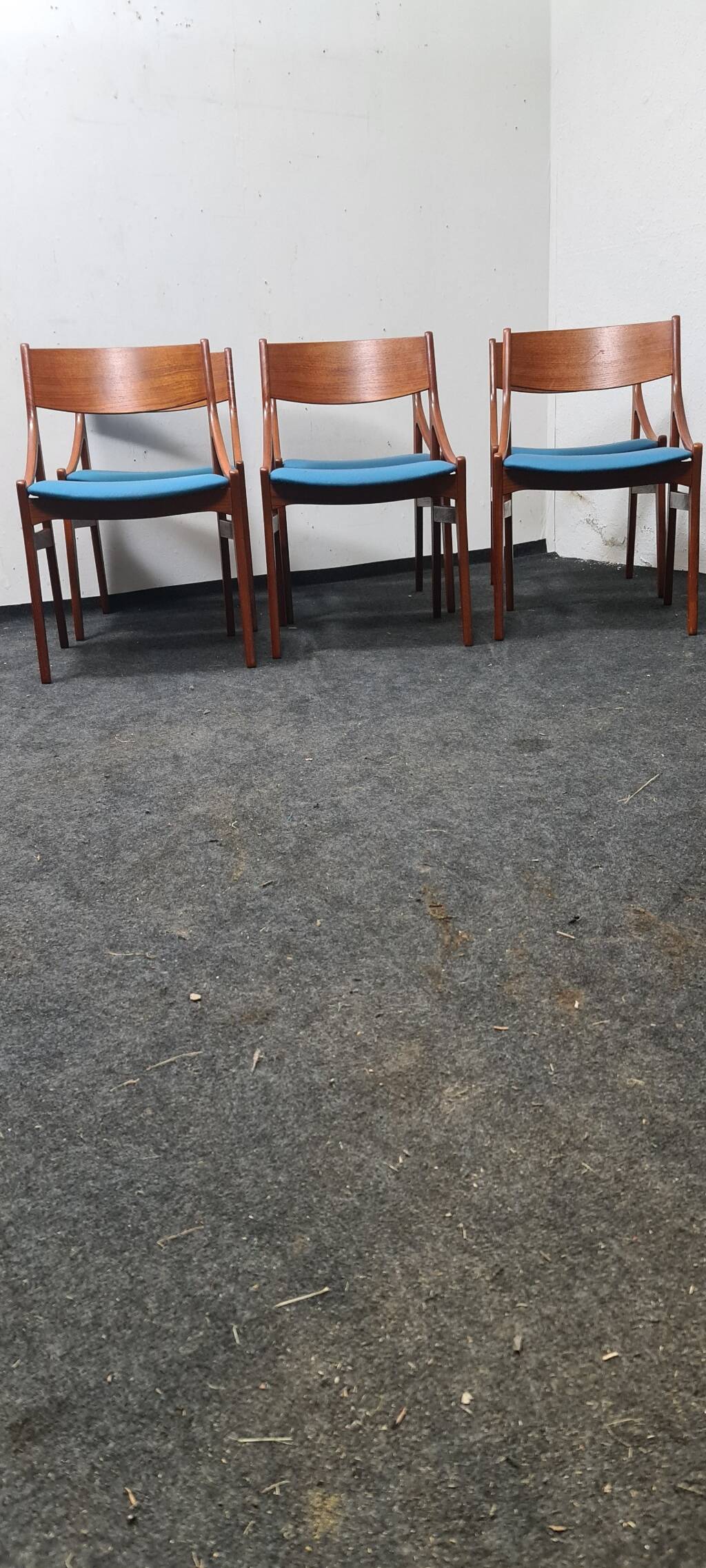 A set of 6 Vintage Danish design dining chairs by Vestervig Eriksen