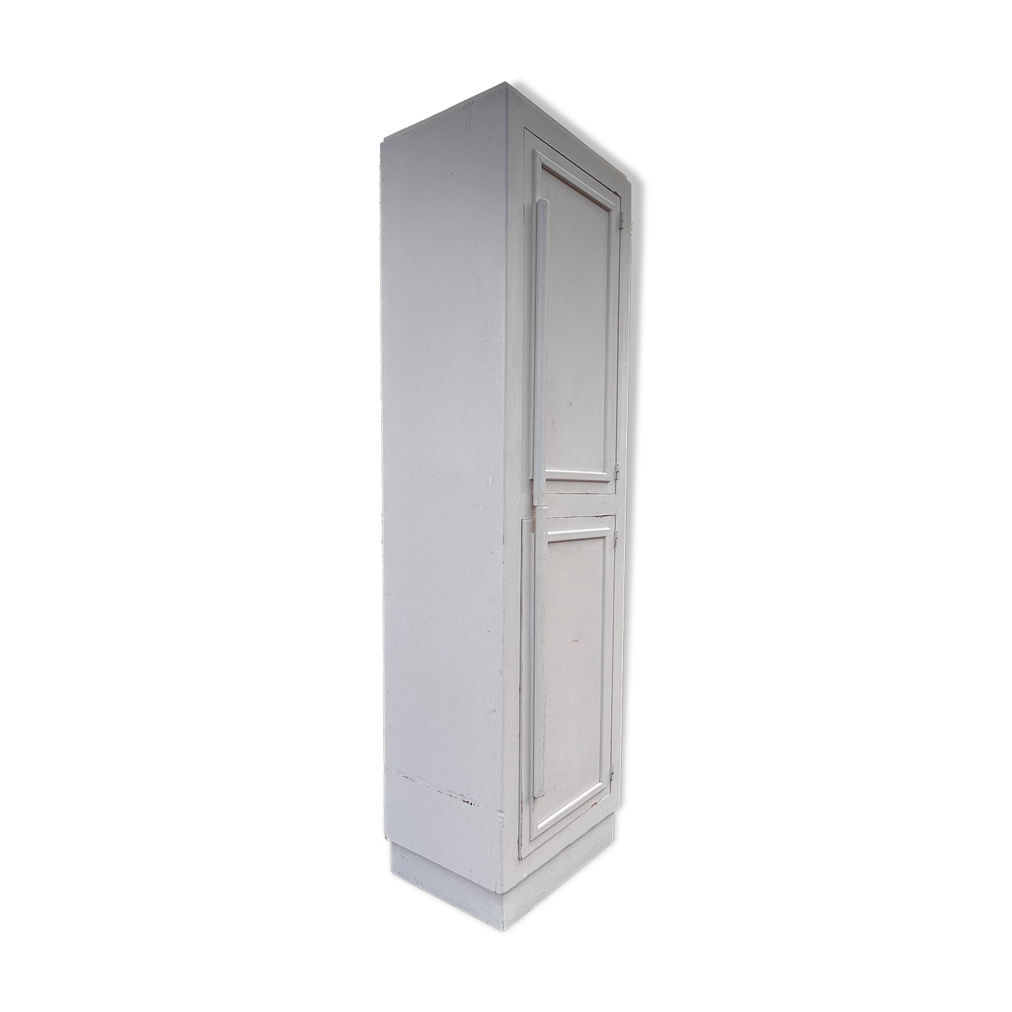 White 2-door bonnet cabinet