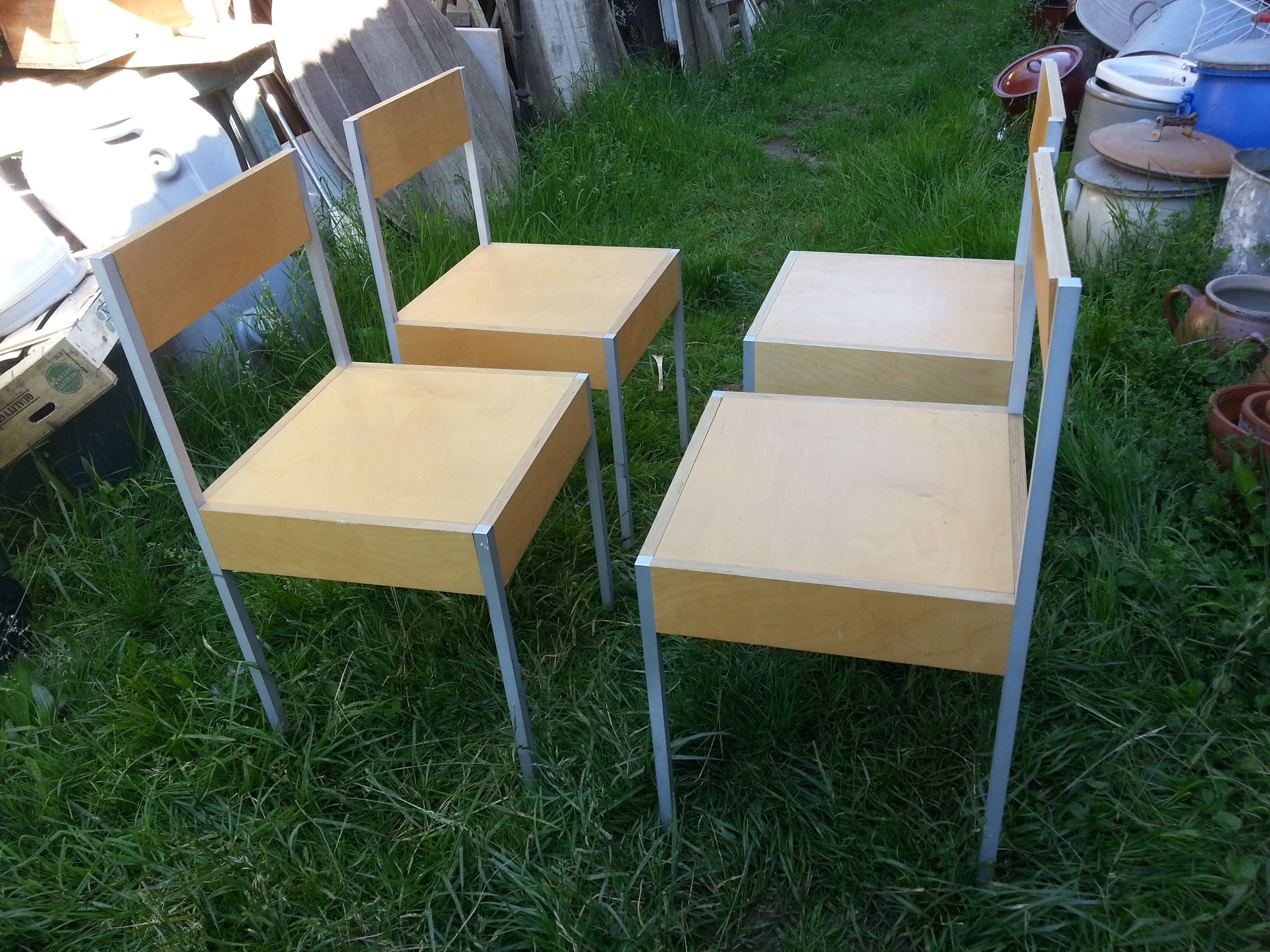Série de 4 chaises suisse 1980