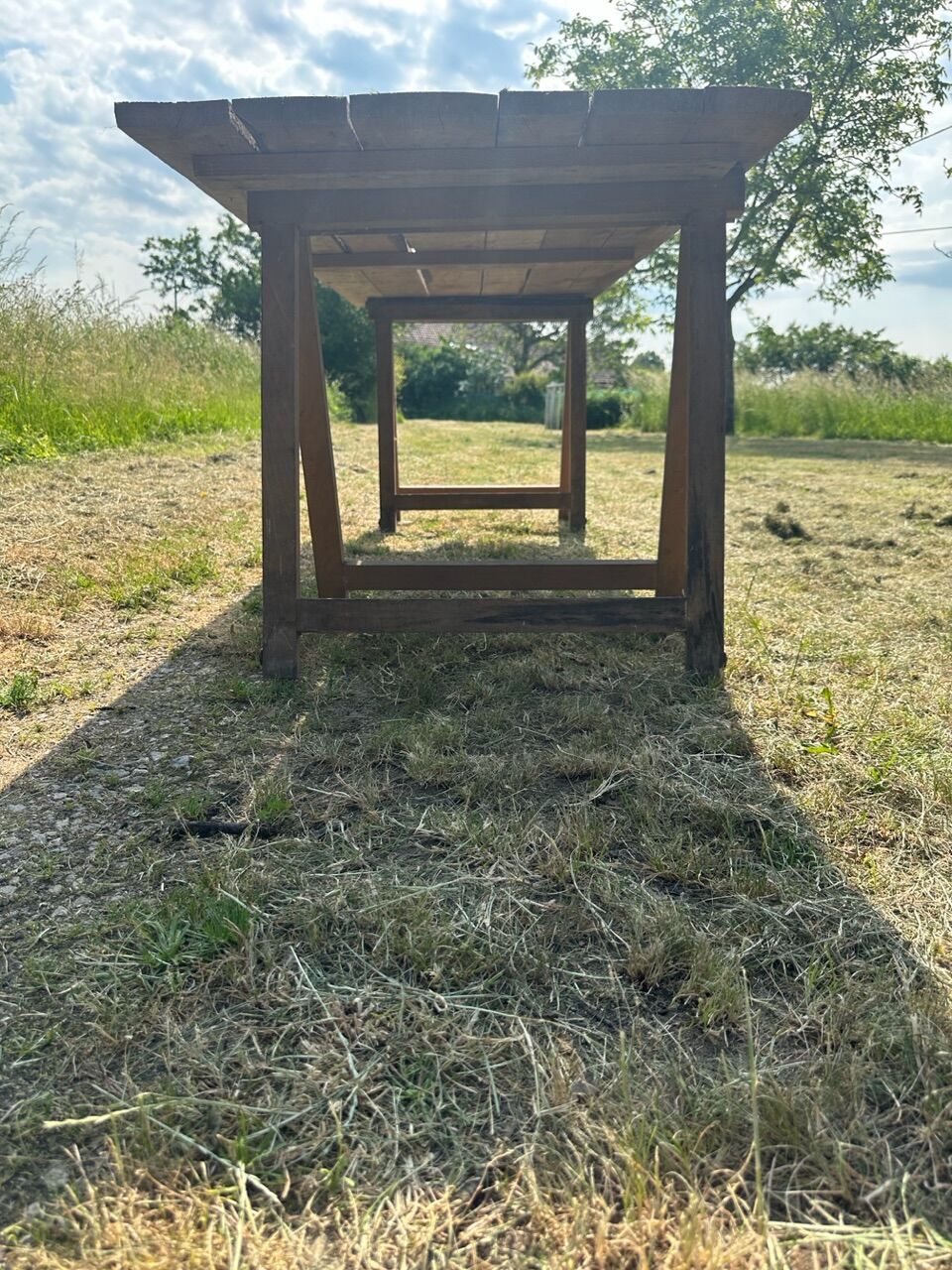 Table and trestles fir tray