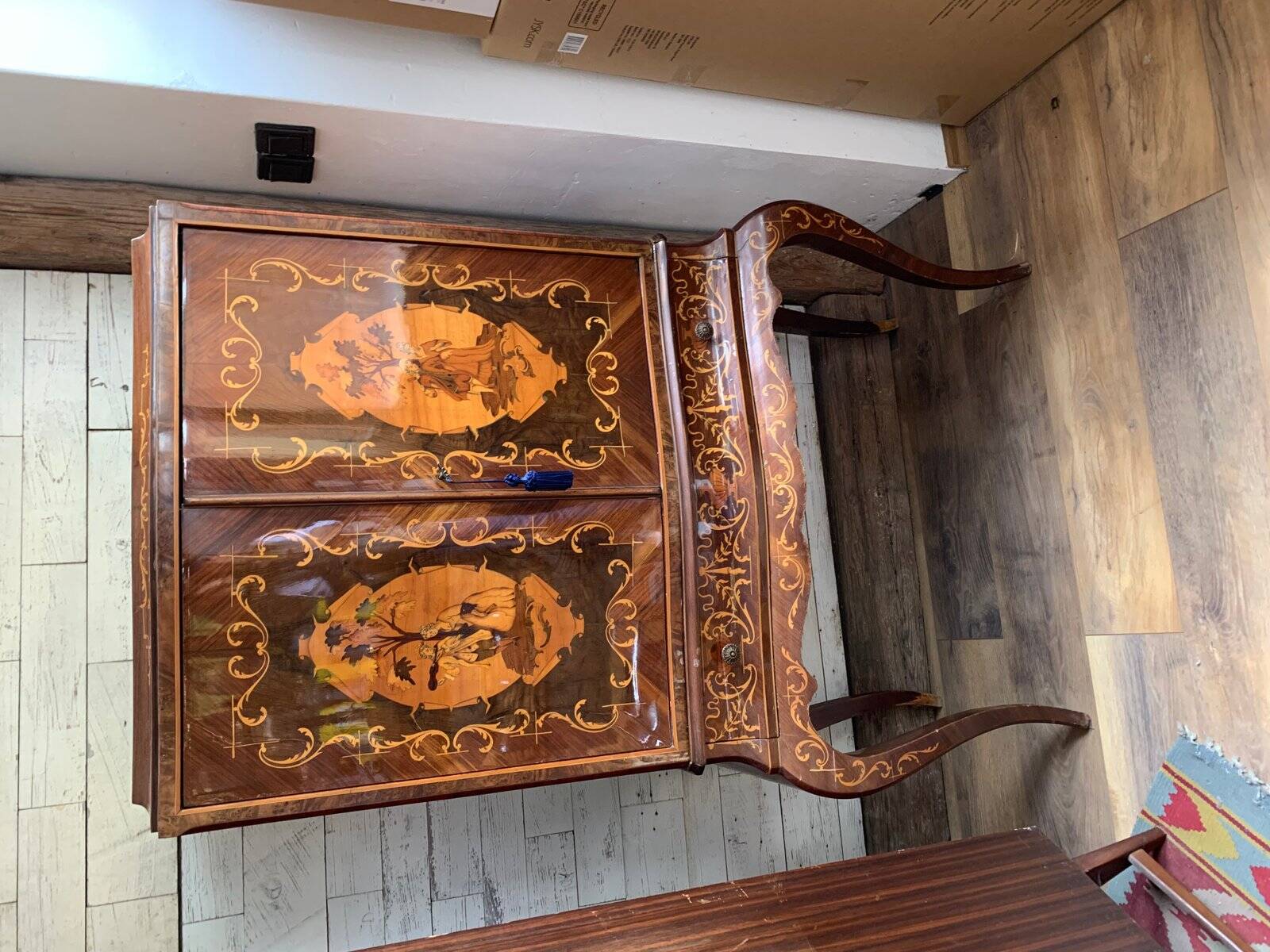 Vintage Italian brown wooden cocktail bar cabinet with inlaid marquetry from the 1950s.