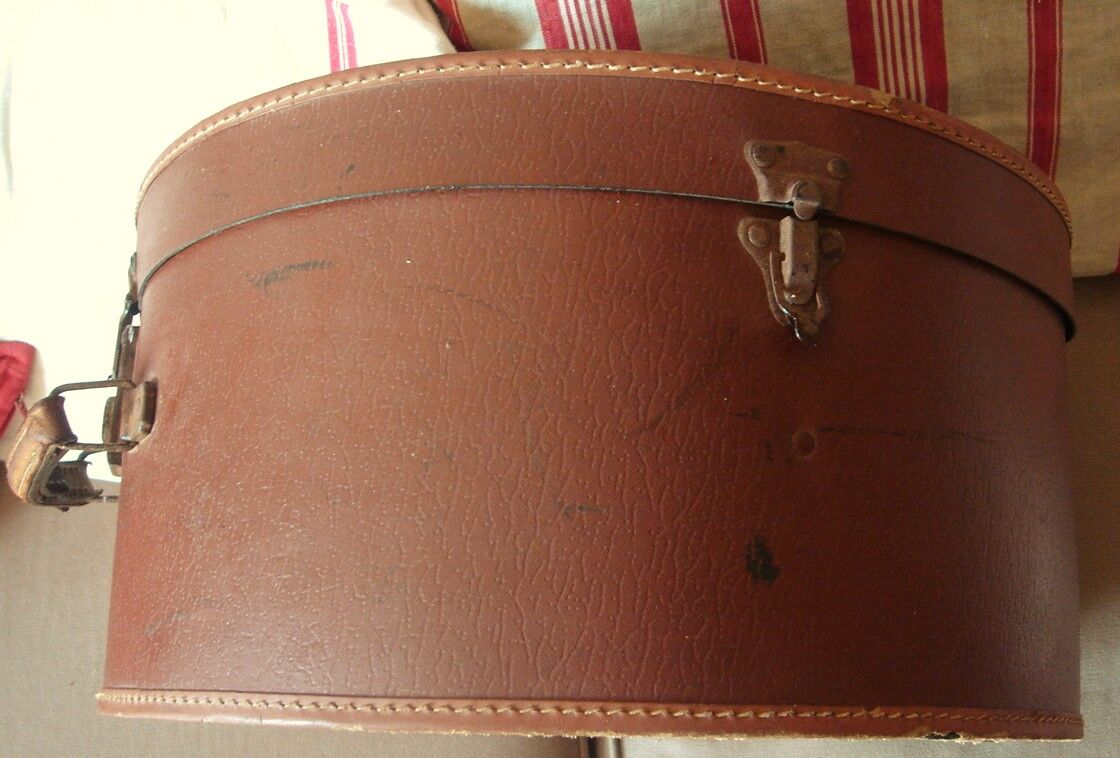 Hat box brown