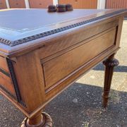 Double-sided flat desk in Louis XVI style made of mahogany and leather.