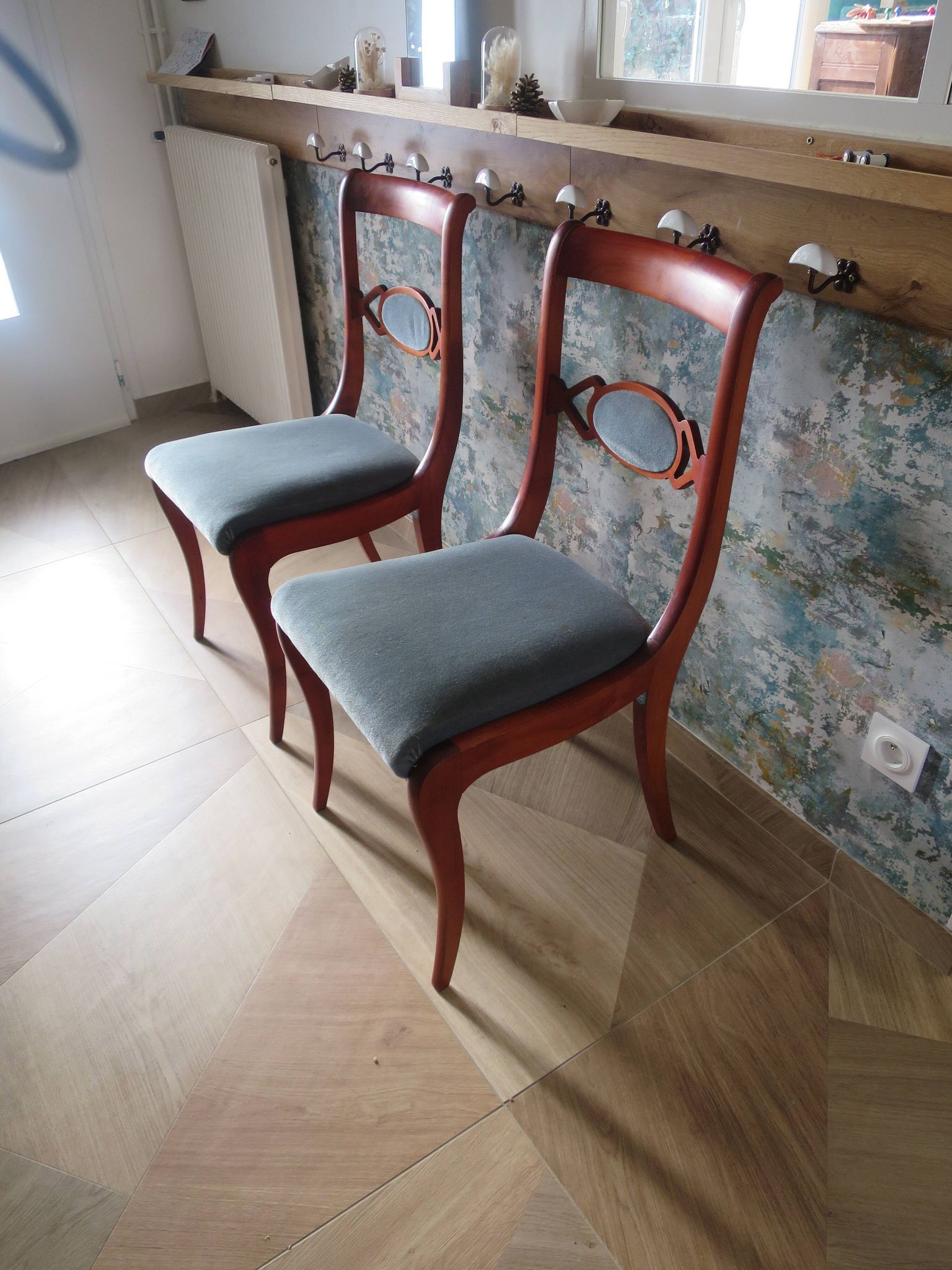 Rare - Set of 4 Louis Philippe/restoration style chairs with medallion - Colour blue / cherry wood