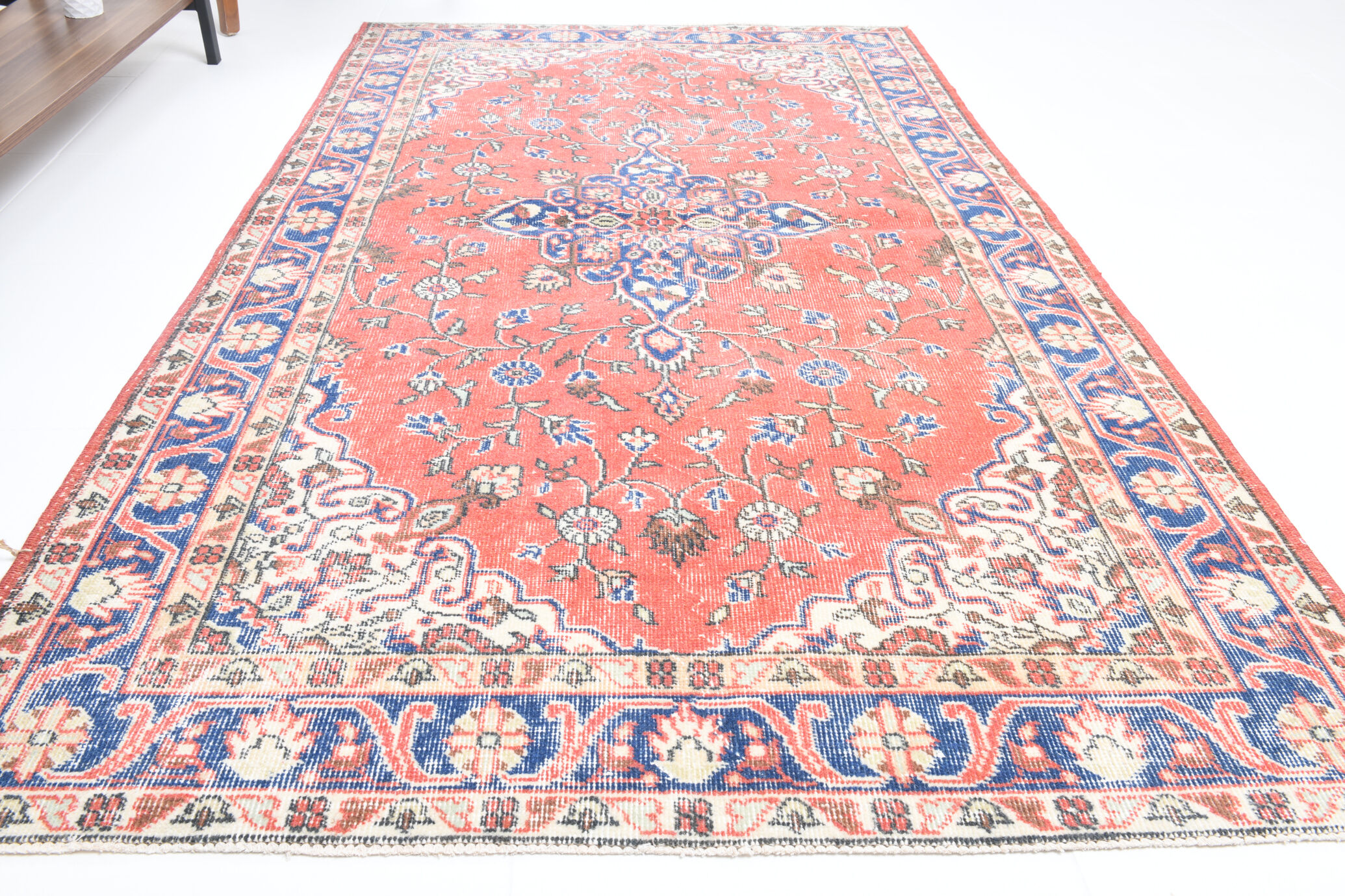 Farmhouse floral carpets 213x125	cm