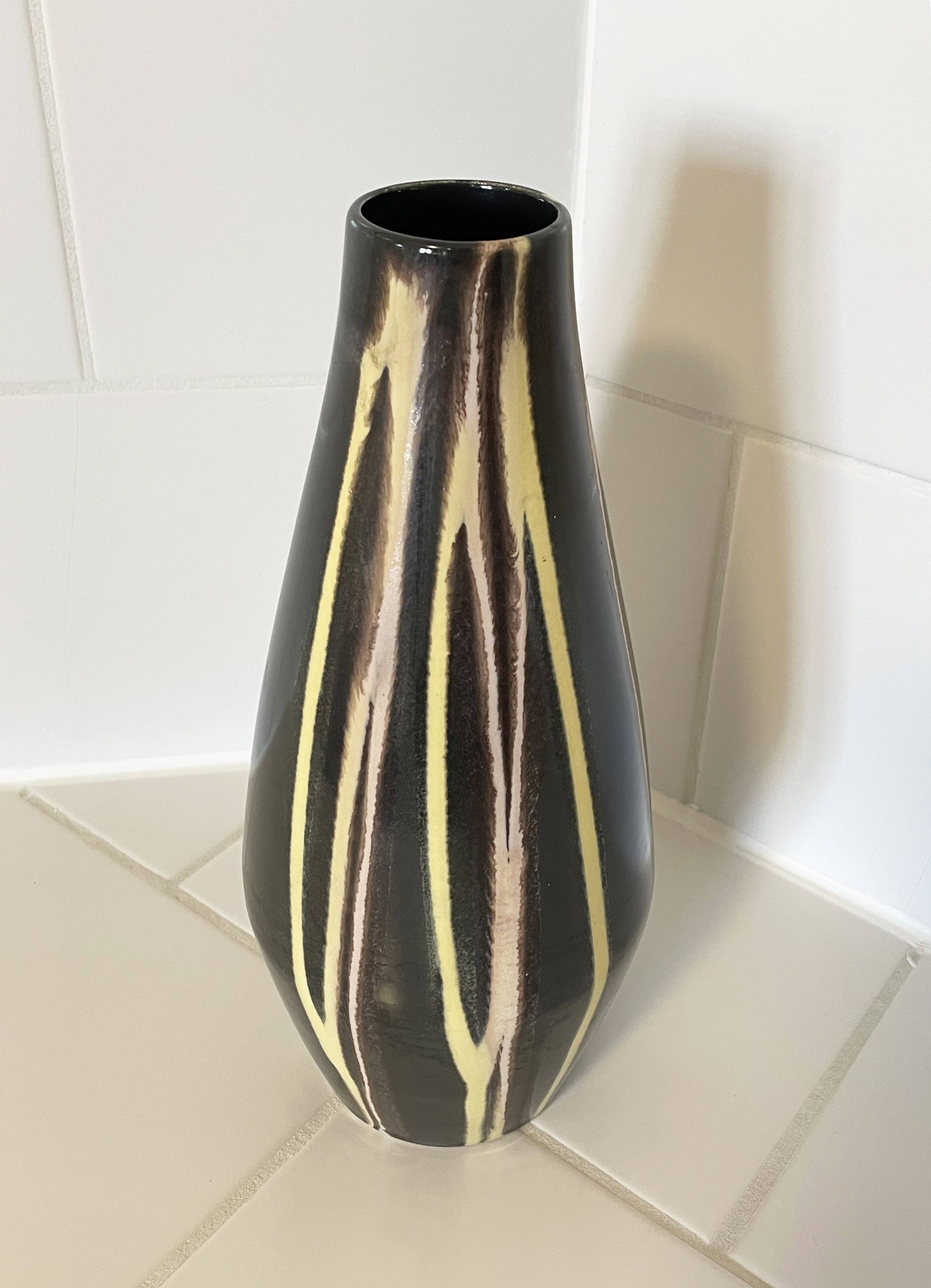 Vase à rayures en géocéramique VEB Georgenthal modèle 136, Allemagne de l'Est (RDA)