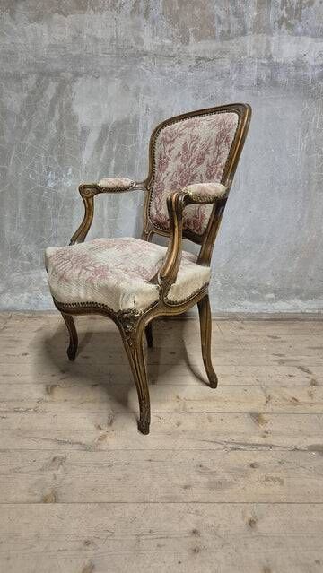 Vintage Louis XV style carved armchair with floral upholstery, 20th century, 90 × 58 cm