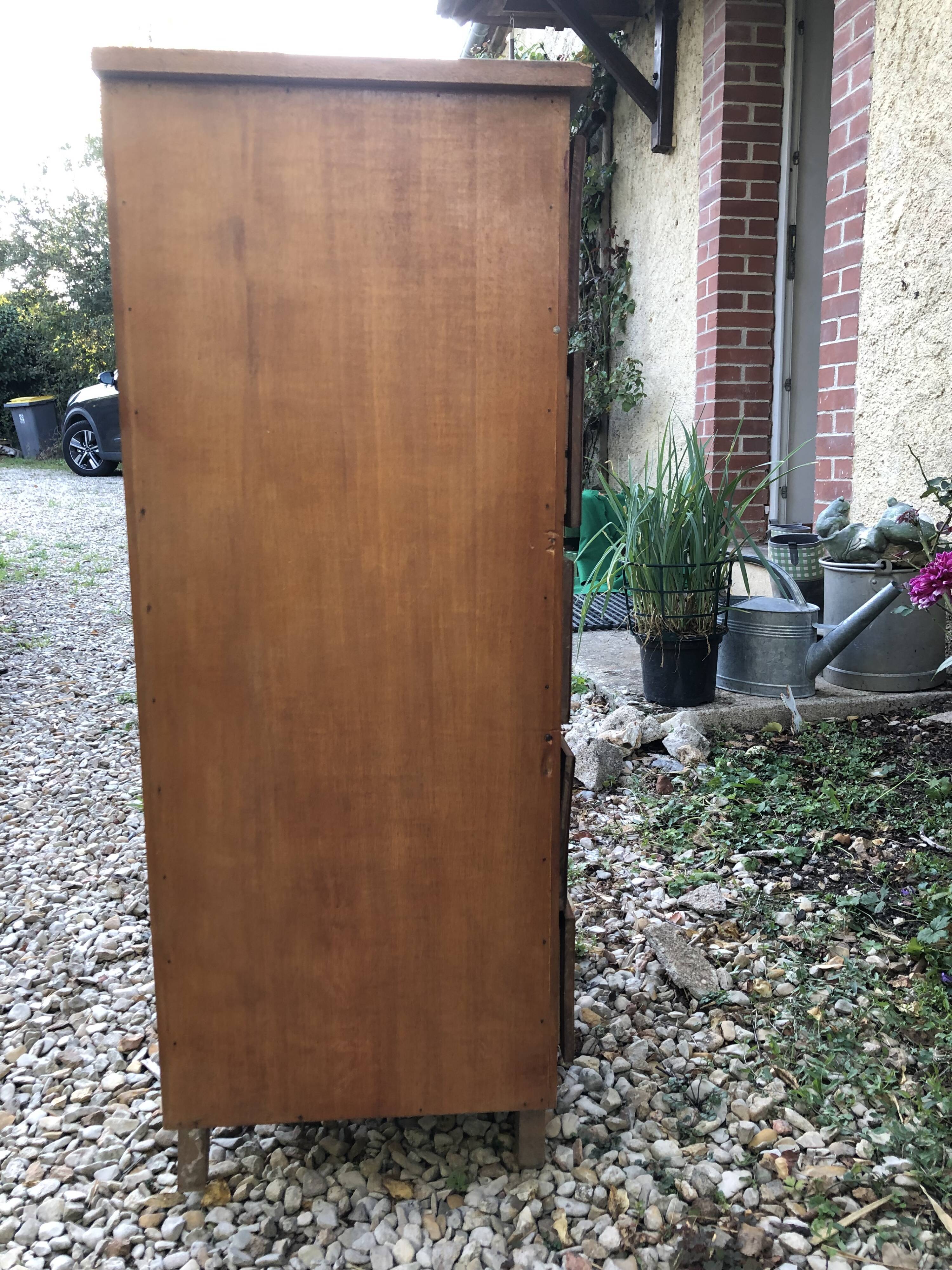 High chest of drawers/Vintage ragpicker compass feet