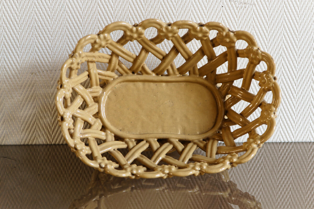 Old fruit cup, Langeais