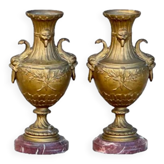 Pair of vases in regulation