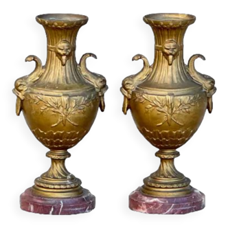 Paire de vases en régule