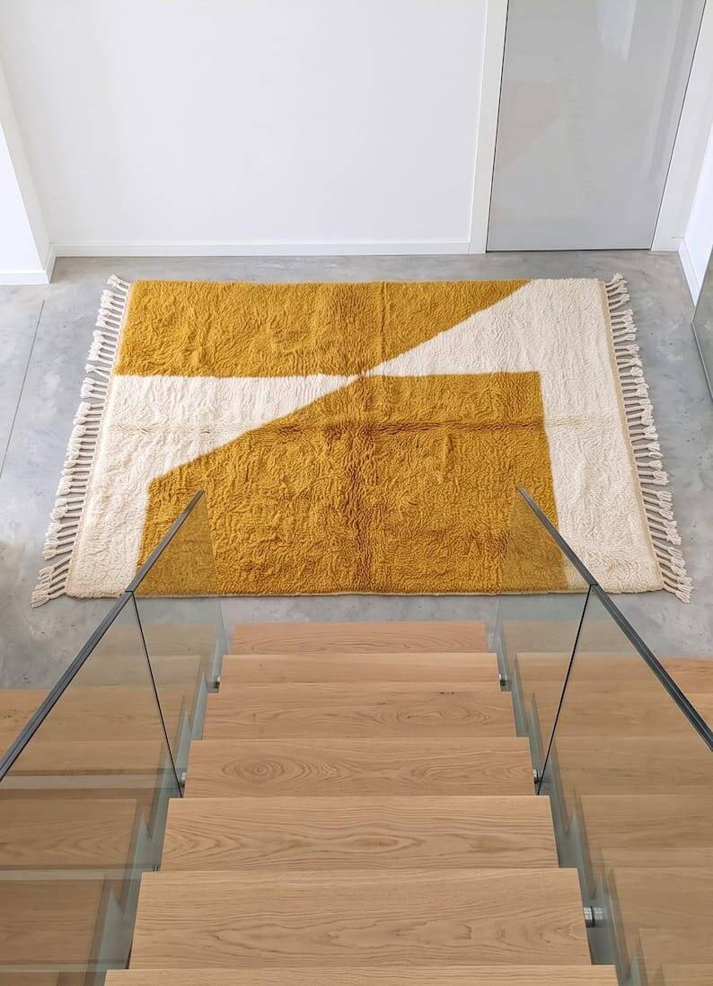 Natural wool rug for your traditional space 2/3 m