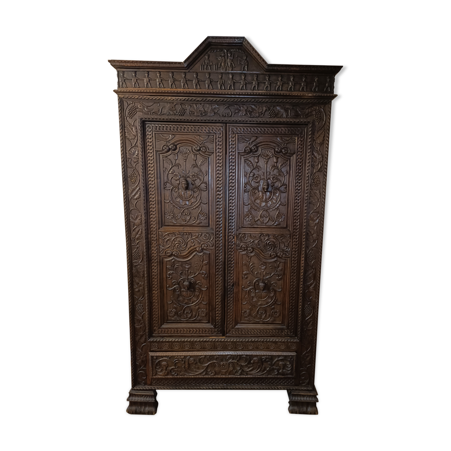 Armoire ancienne presbytère Bretagne