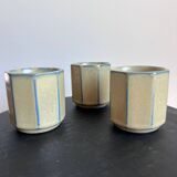 Trio de tasses à facettes en grès – Artisanat vintage beige & bleu gris