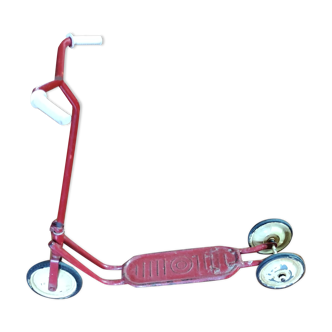 Vintage 3-wheel scooter