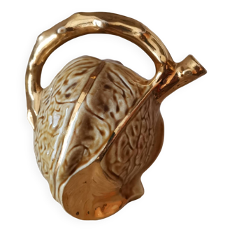 Walnut-shaped pitcher