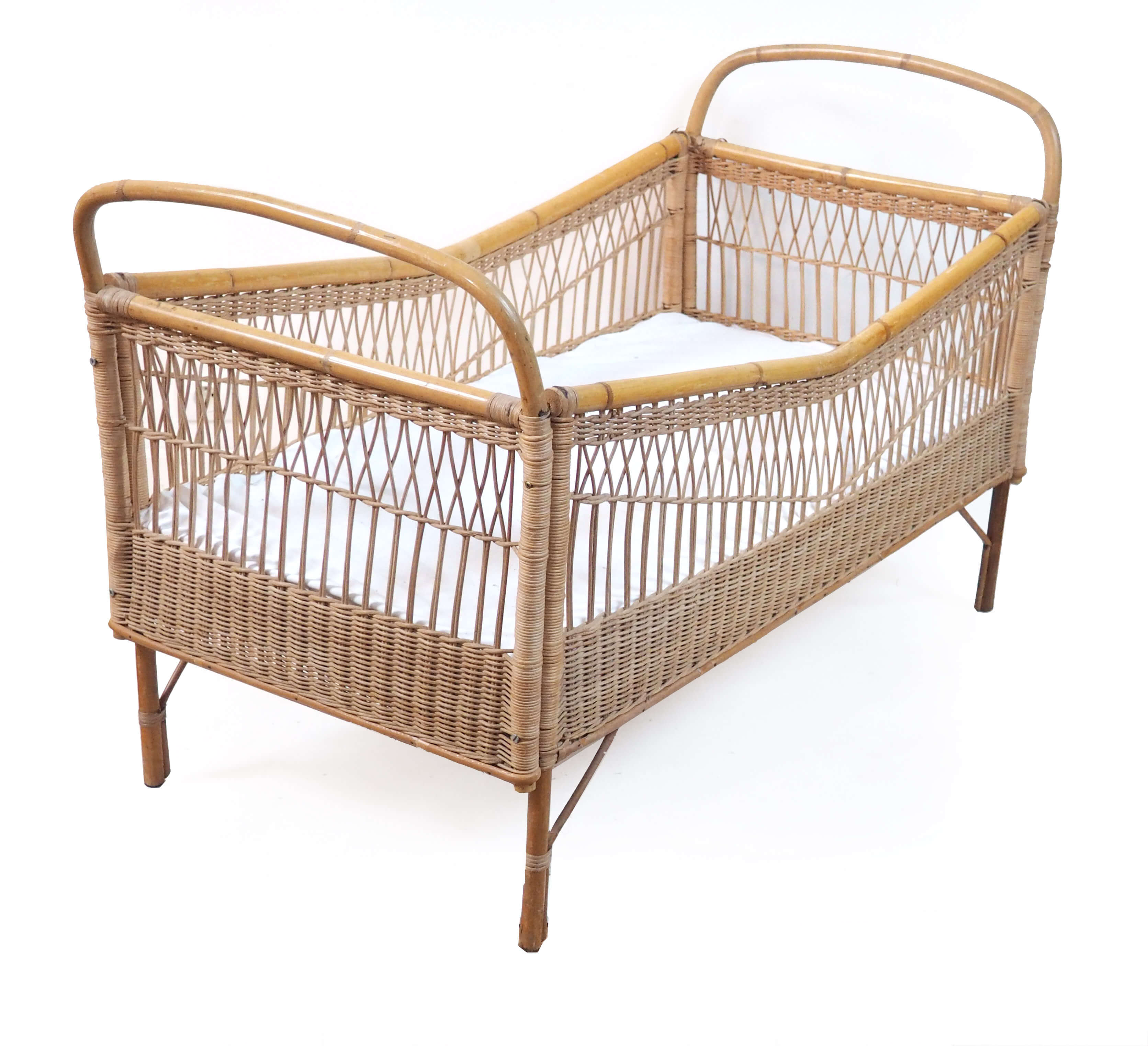 Child rattan bed